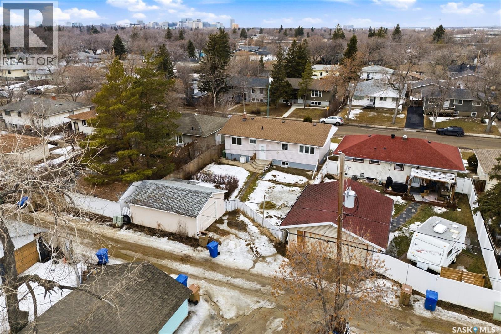 615 Mullin Avenue E, Regina, SK - Outdoor With View