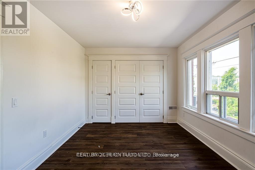 42 Balsam Avenue, Hamilton, ON - Indoor Photo Showing Other Room