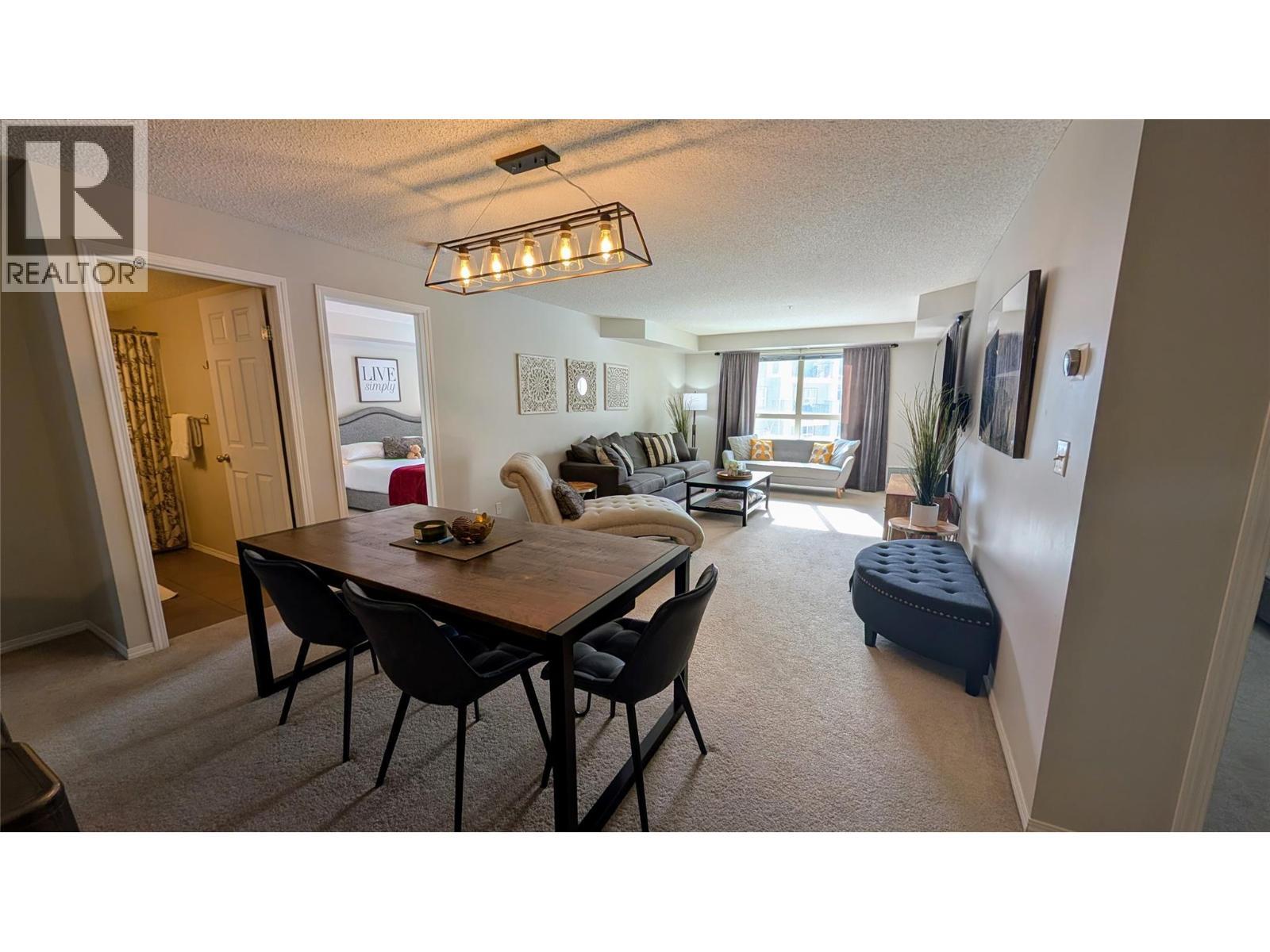 Dinning & Living room - 205 Third Avenue Unit# 3307, Invermere, BC - Indoor