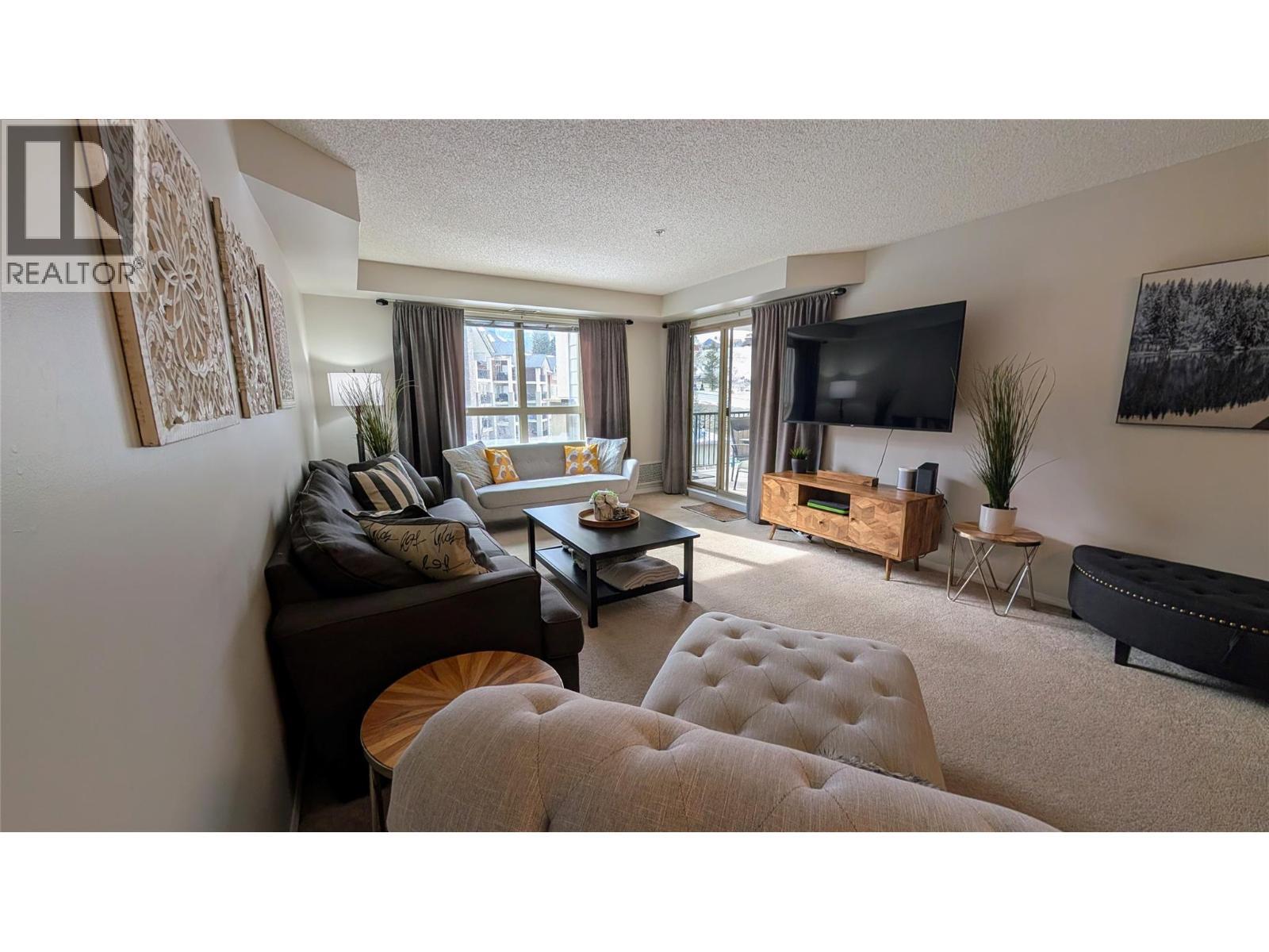 Living Room - 205 Third Avenue Unit# 3307, Invermere, BC - Indoor Photo Showing Living Room