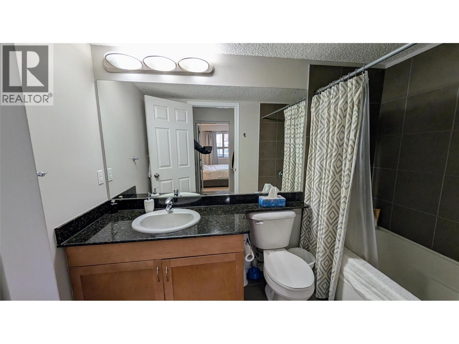 En-suite - 205 Third Avenue Unit# 3307, Invermere, BC - Indoor Photo Showing Bathroom
