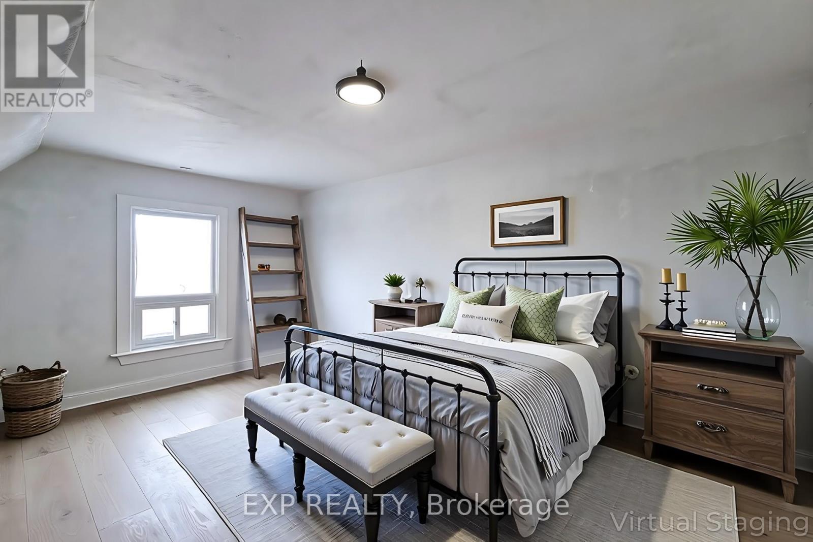 204 Sherman Avenue N, Hamilton, ON - Indoor Photo Showing Bedroom