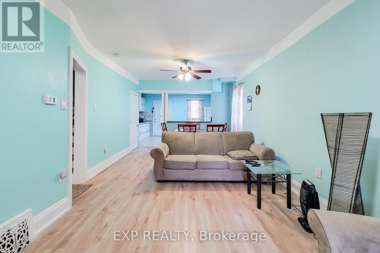 204 Sherman Avenue N, Hamilton, ON - Indoor Photo Showing Other Room