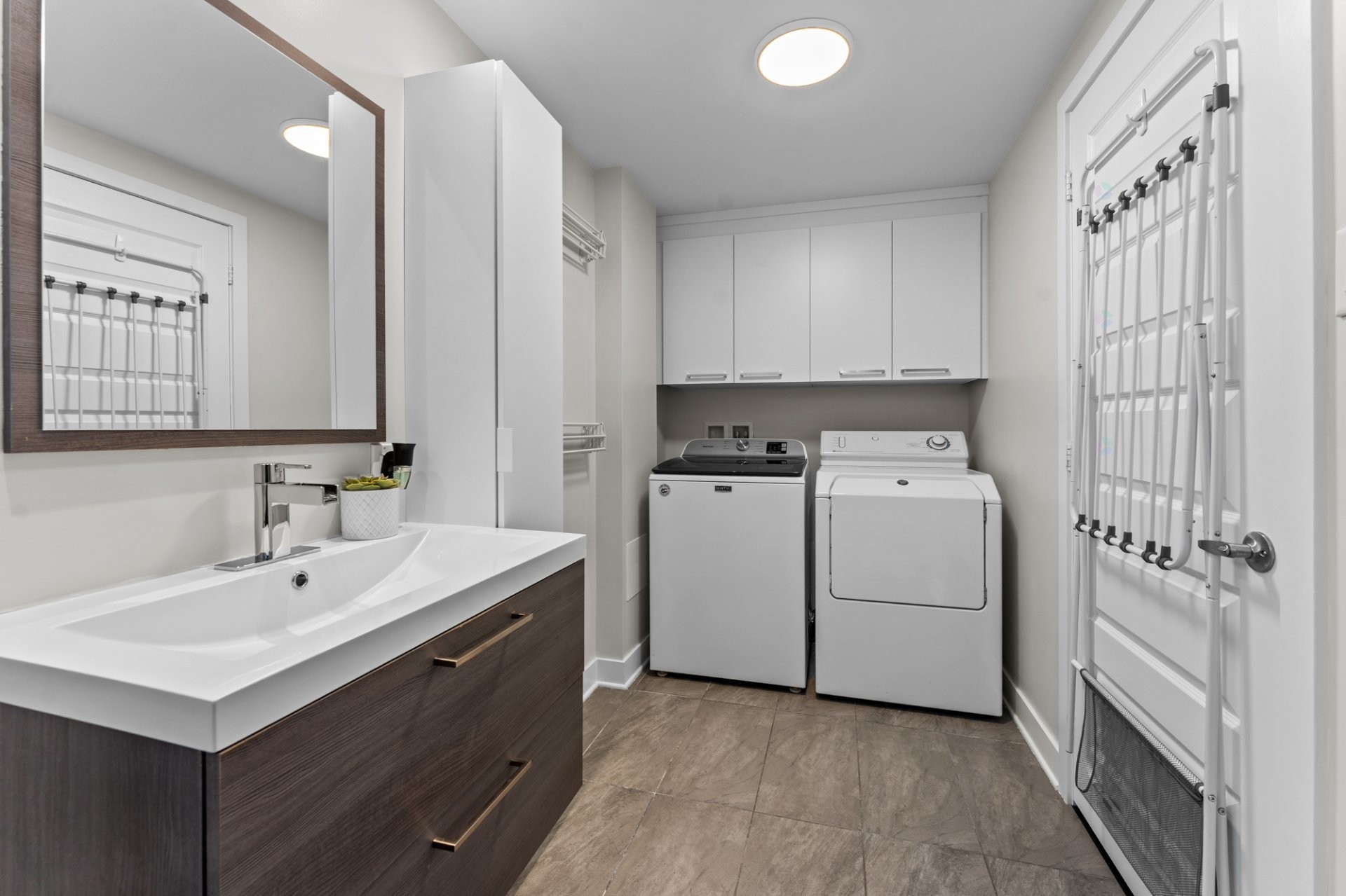 Salle de bains - 1531 Rue St-André, L'Assomption, QC - Indoor Photo Showing Laundry Room