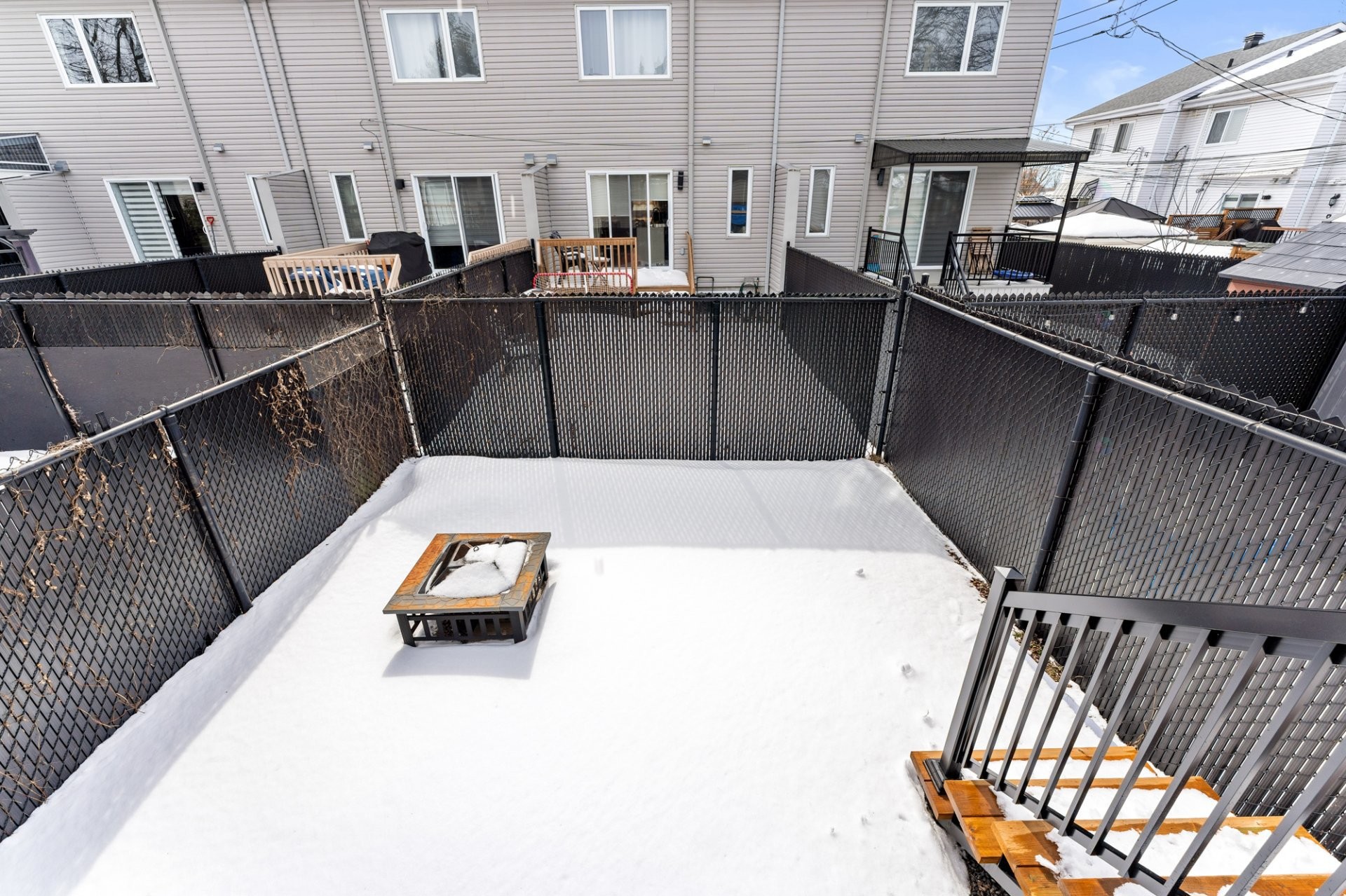 Cour - 1531 Rue St-André, L'Assomption, QC - Outdoor With Exterior