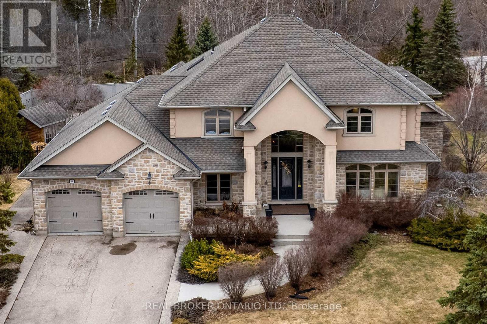 16 Seifert Court, Cambridge, ON - Outdoor With Facade