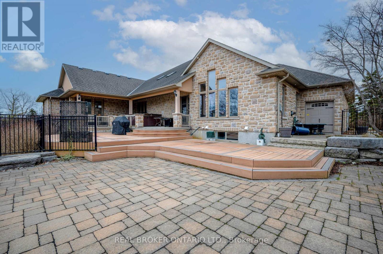 16 Seifert Court, Cambridge, ON - Outdoor With Deck Patio Veranda