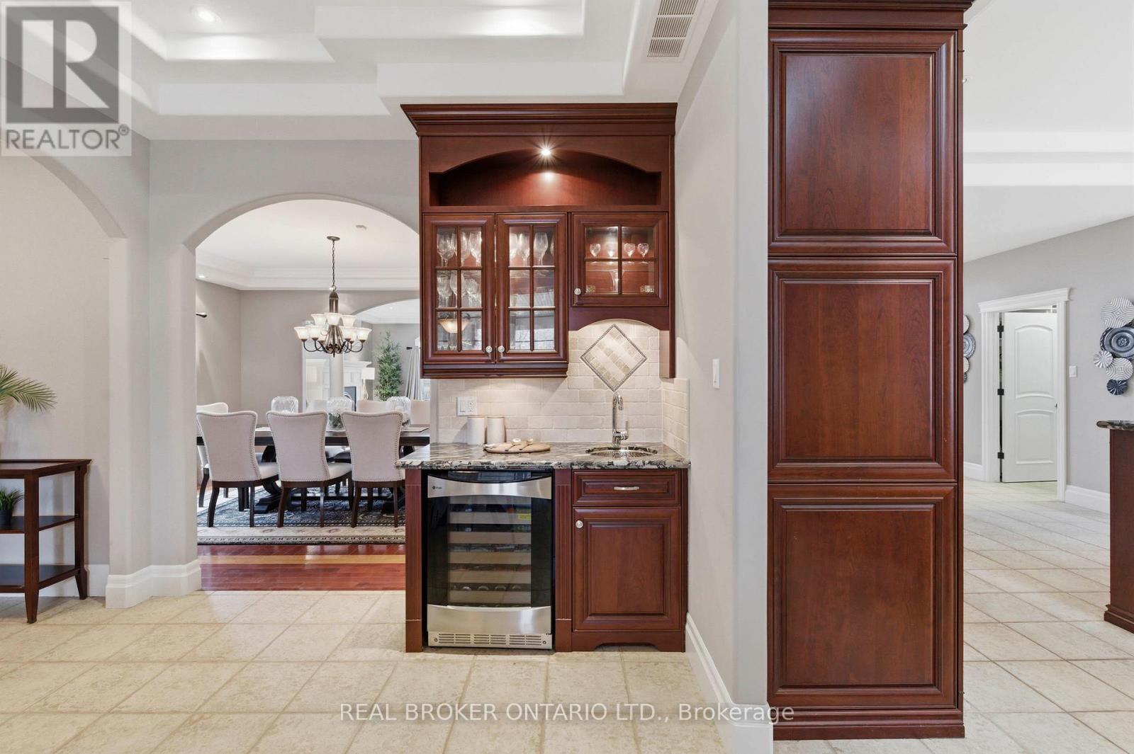 16 Seifert Court, Cambridge, ON - Indoor Photo Showing Other Room