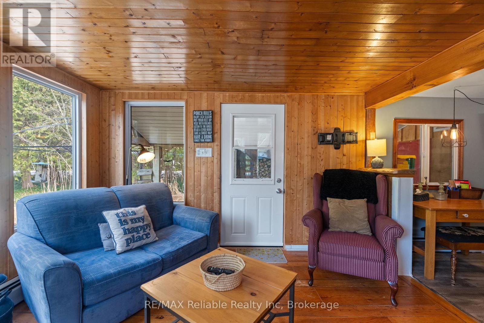 79629 Watson Drive, Central Huron (Goderich), ON - Indoor Photo Showing Living Room