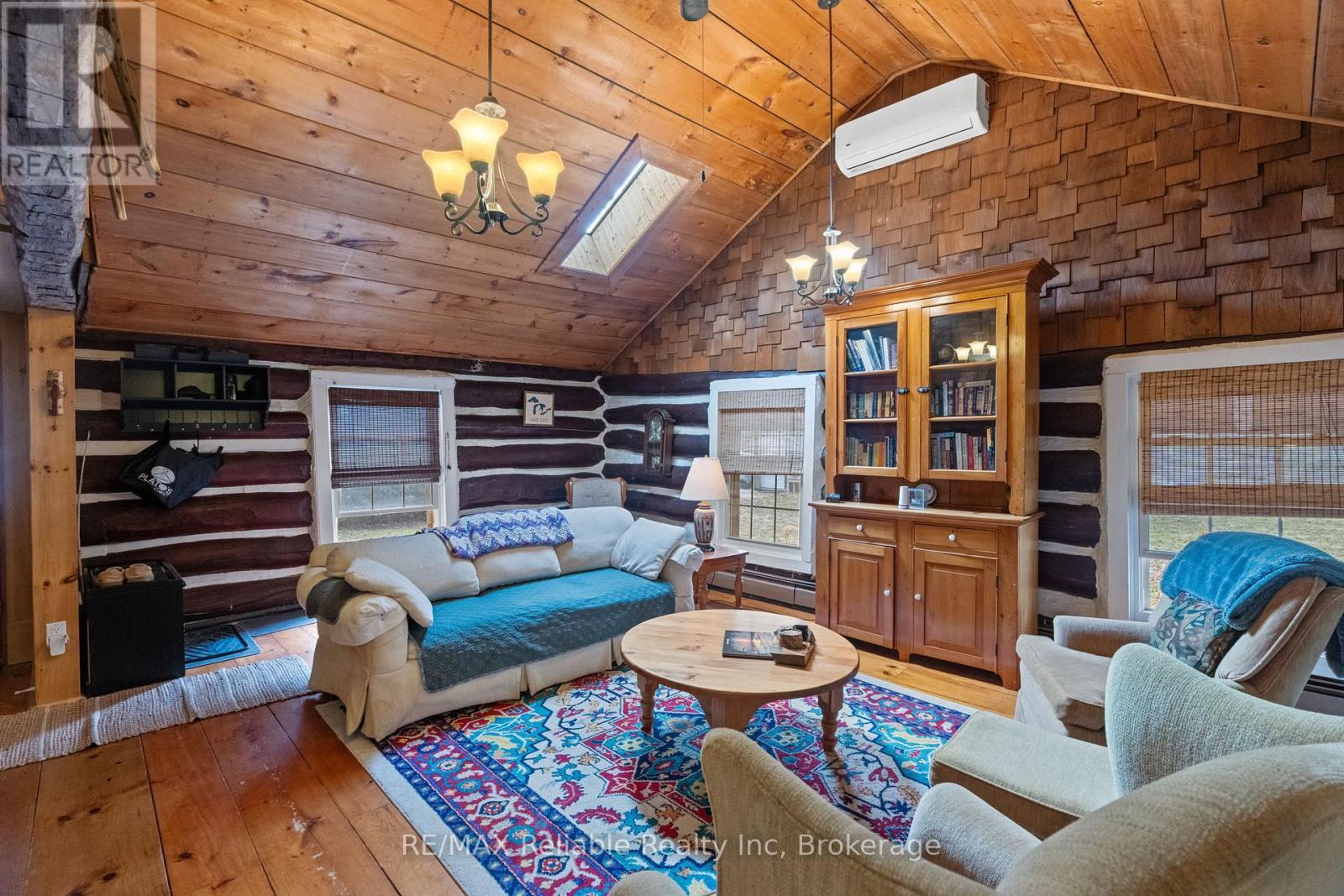 79629 Watson Drive, Central Huron (Goderich), ON - Indoor Photo Showing Living Room