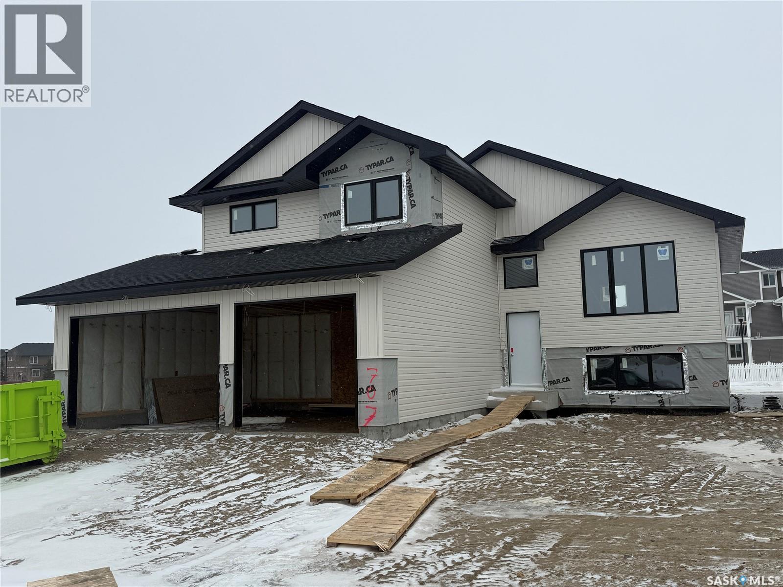 707 Ballesteros Crescent, Warman, SK - Outdoor