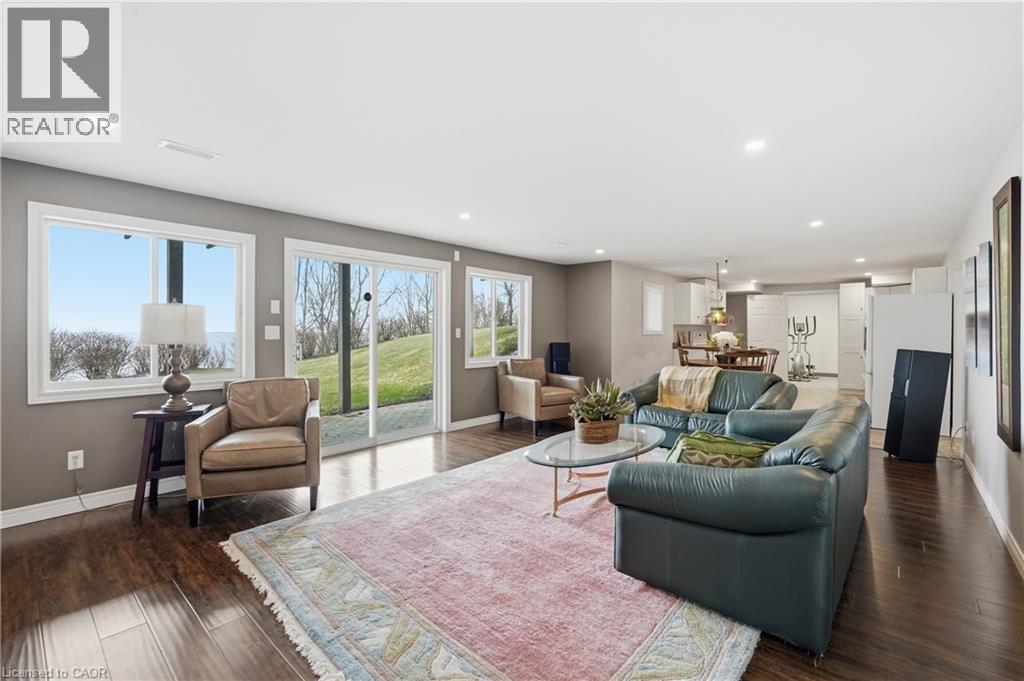 648 Front Road, St. Williams, ON - Indoor Photo Showing Living Room