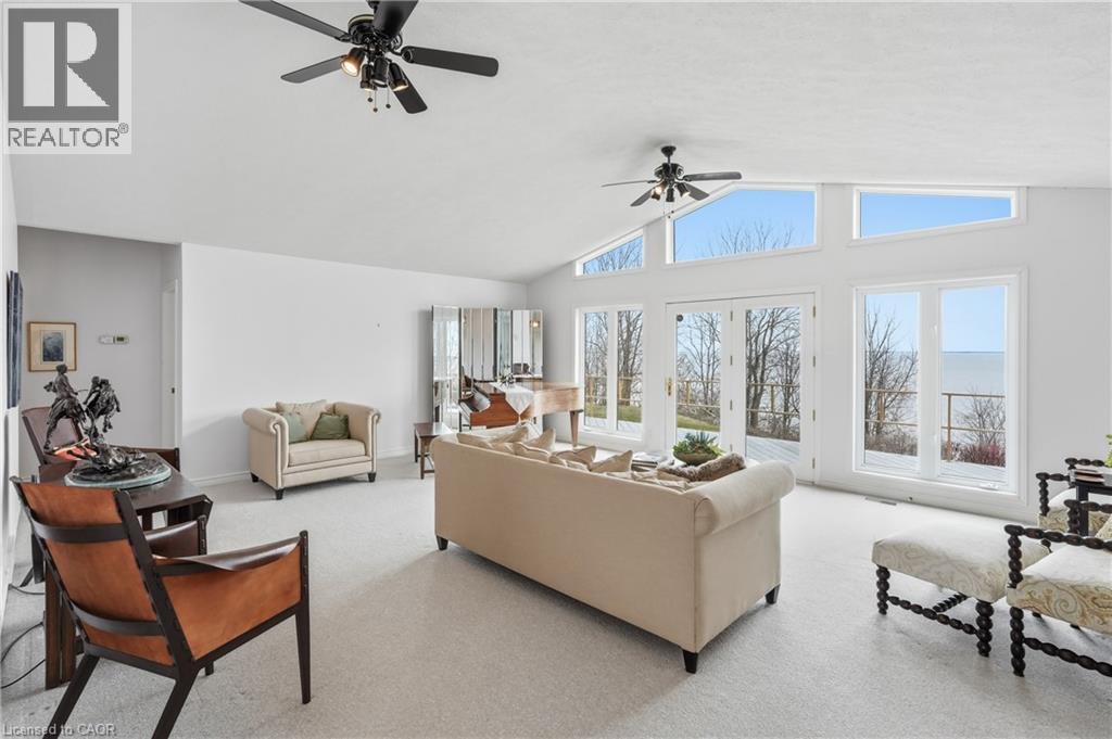 648 Front Road, St. Williams, ON - Indoor Photo Showing Living Room