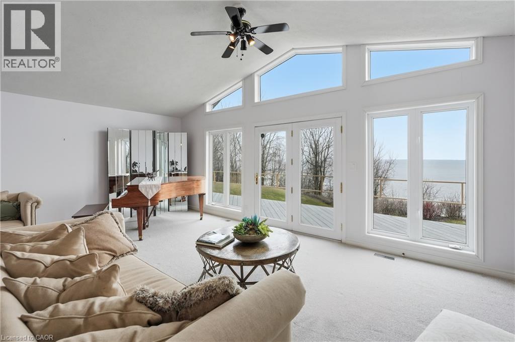 648 Front Road, St. Williams, ON - Indoor Photo Showing Living Room