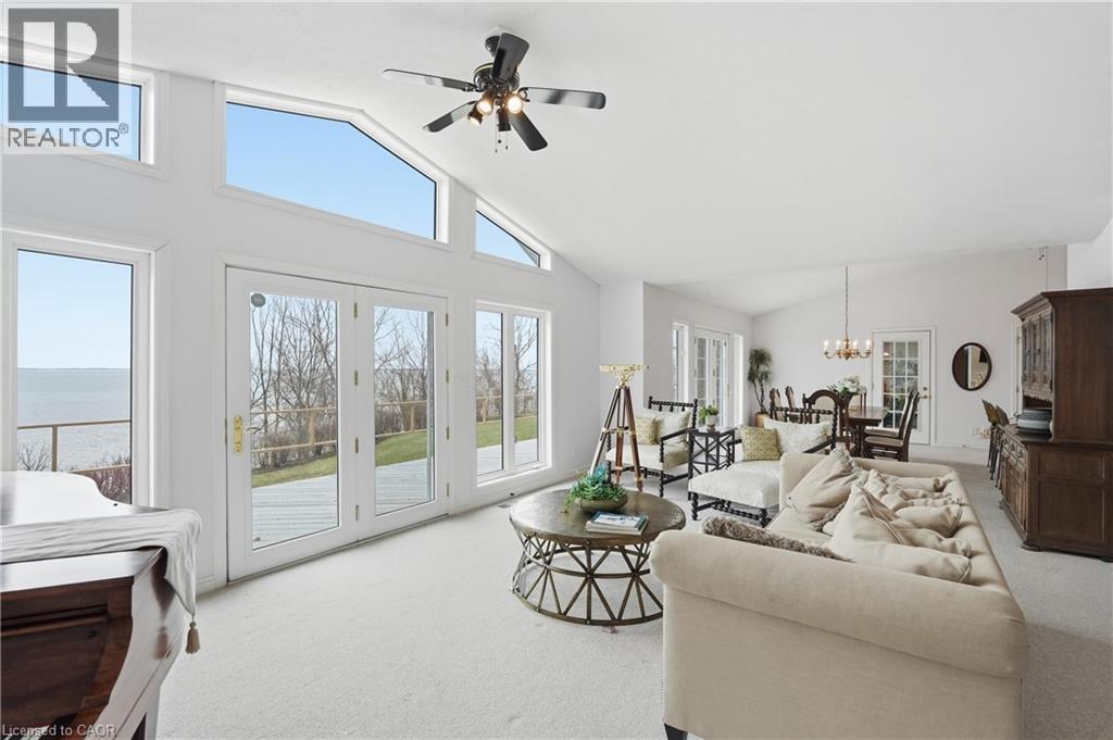 648 Front Road, St. Williams, ON - Indoor Photo Showing Living Room