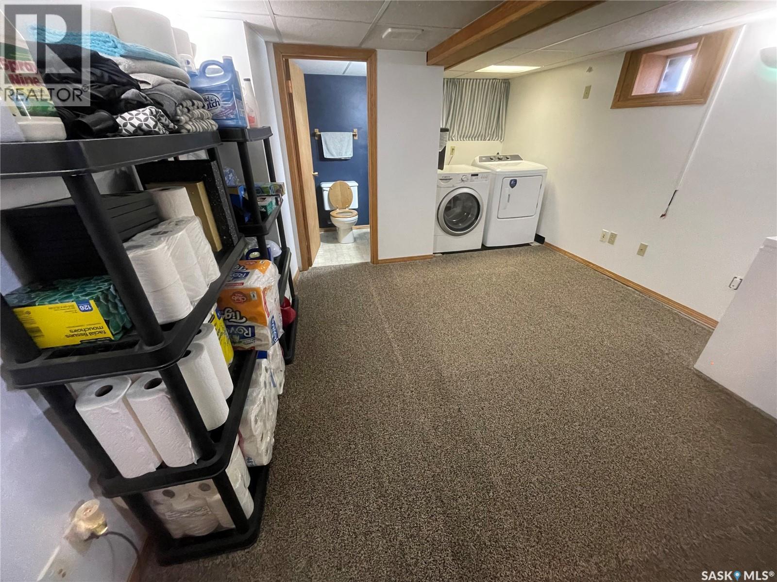 1002 2Nd Street, Estevan, SK - Indoor Photo Showing Laundry Room