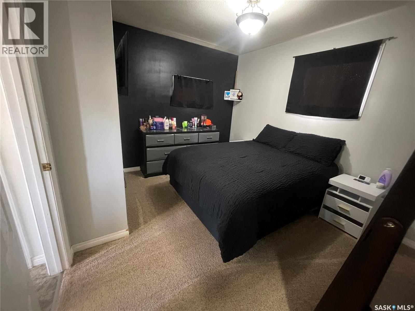 1002 2Nd Street, Estevan, SK - Indoor Photo Showing Bedroom