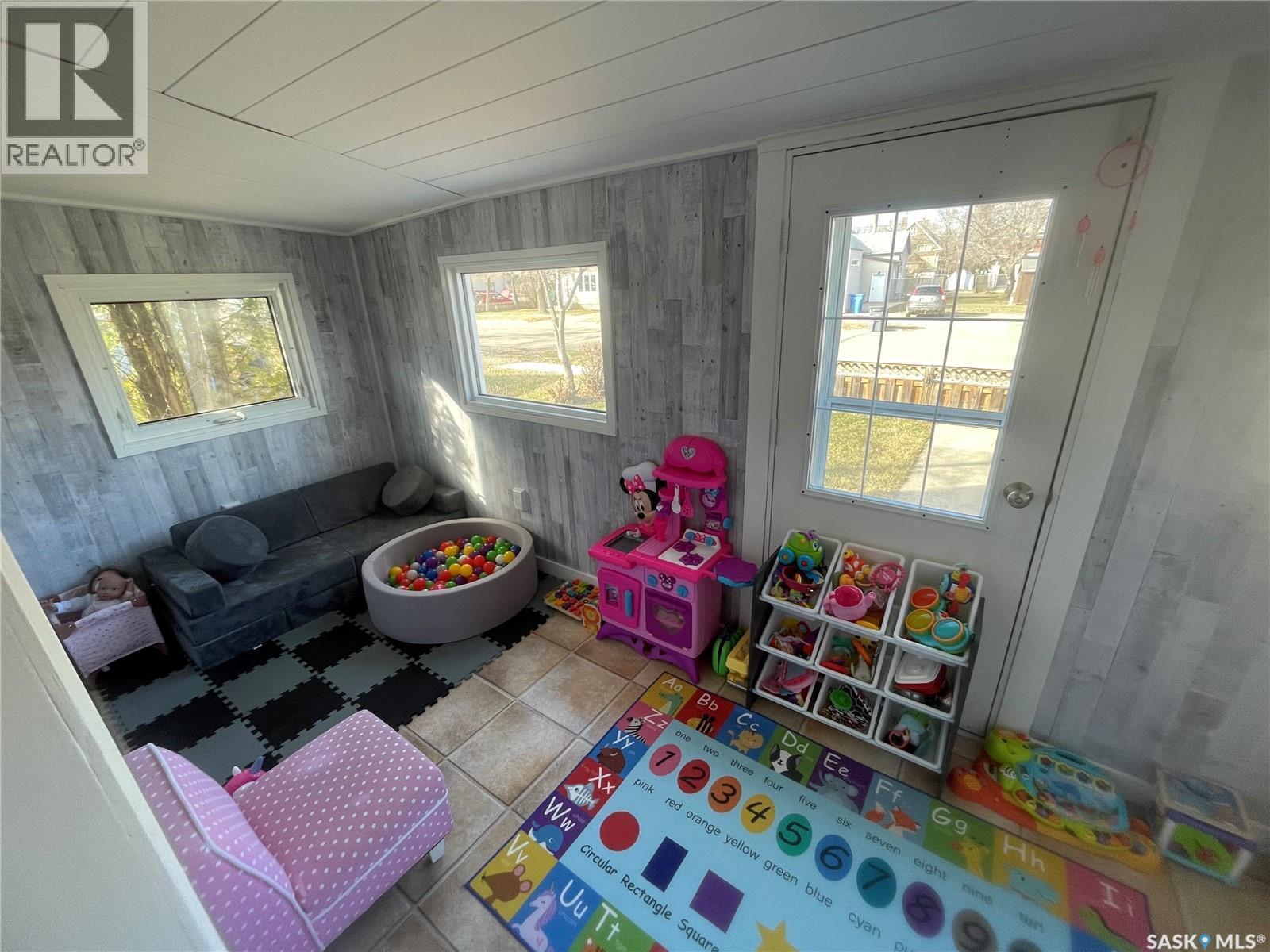 1002 2Nd Street, Estevan, SK - Indoor Photo Showing Other Room