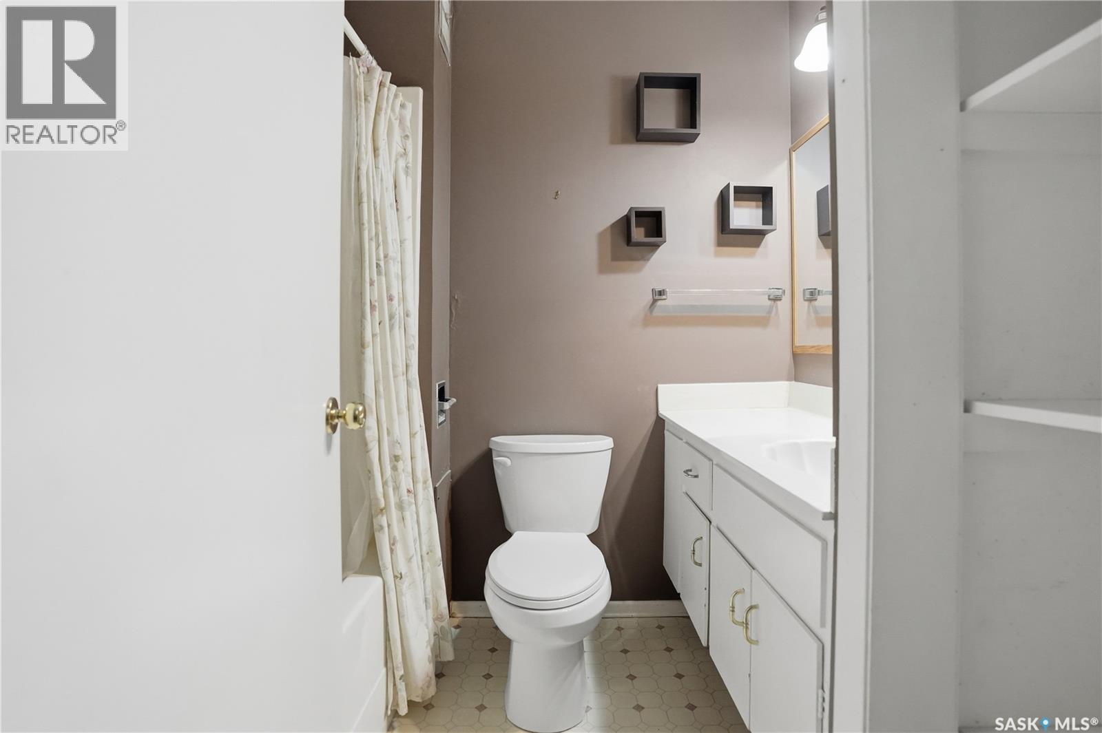 1 4341 Rae Street, Regina, SK
