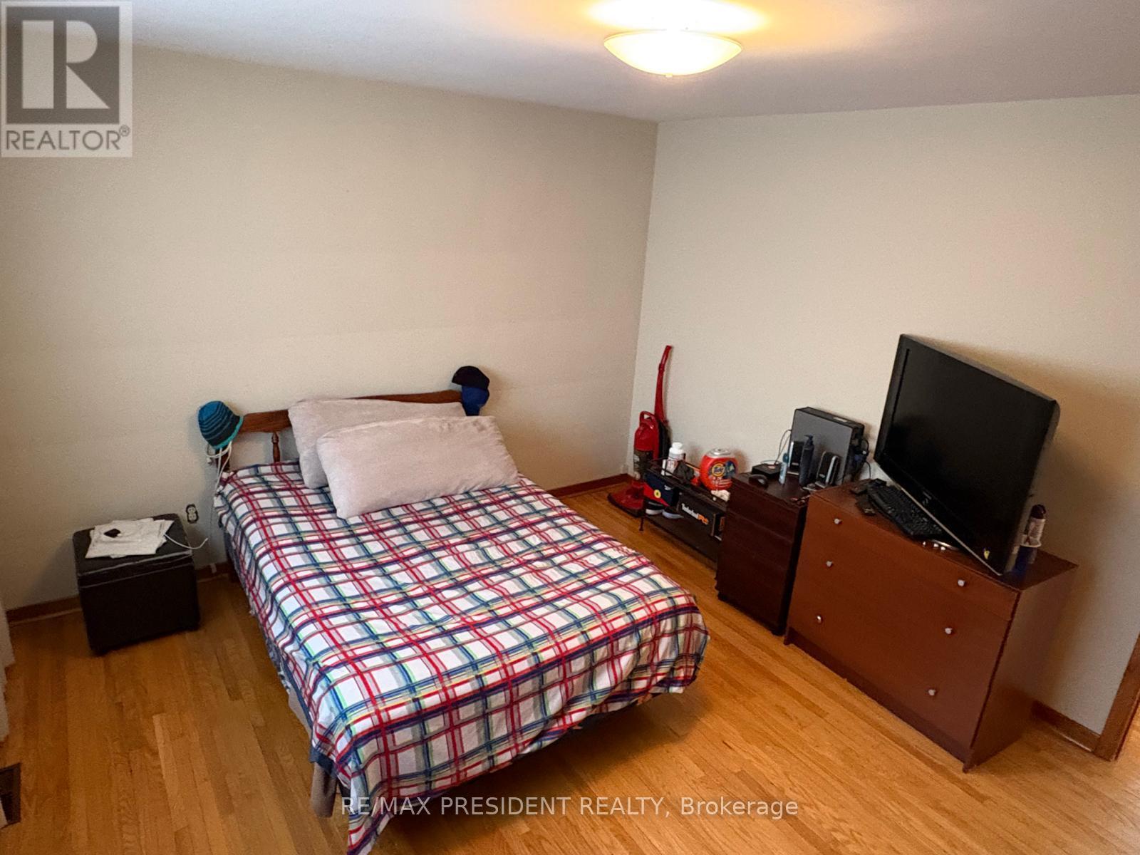 3759 Bayswater Crescent, Mississauga, ON - Indoor Photo Showing Bedroom