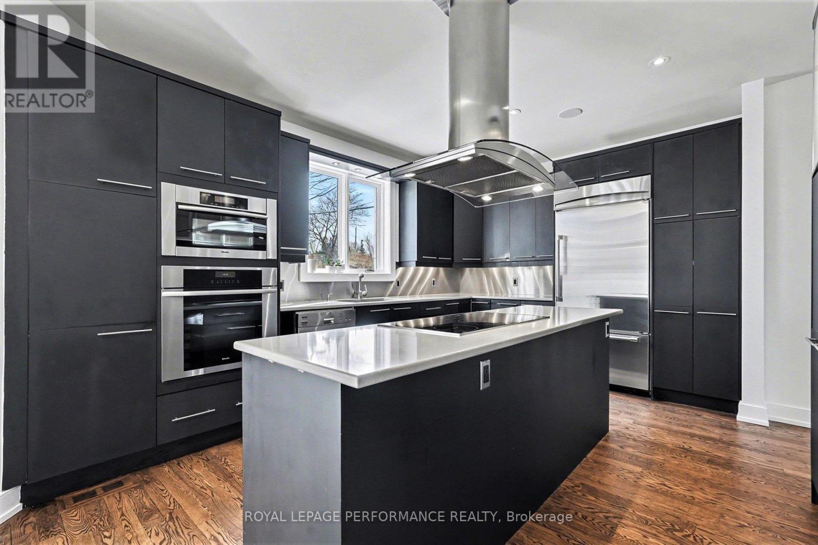 High end appliances - 805 Kingsmere Avenue, Ottawa, ON - Indoor Photo Showing Kitchen With Upgraded Kitchen