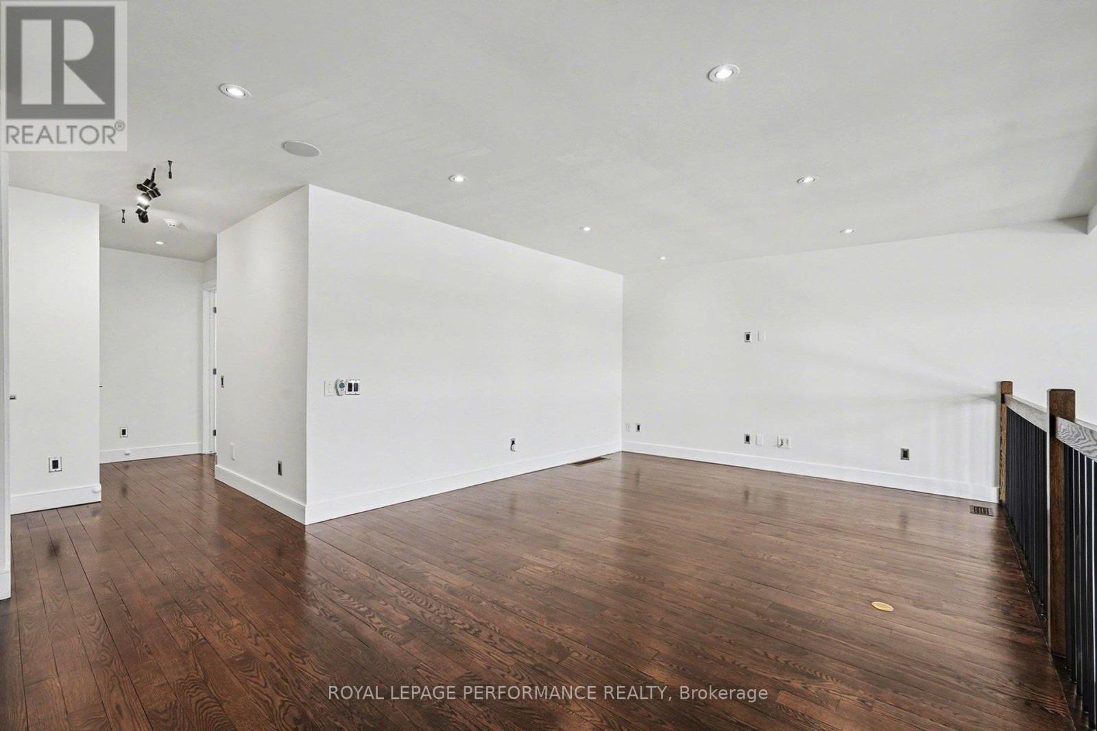 805 Kingsmere Avenue, Ottawa, ON - Indoor Photo Showing Other Room