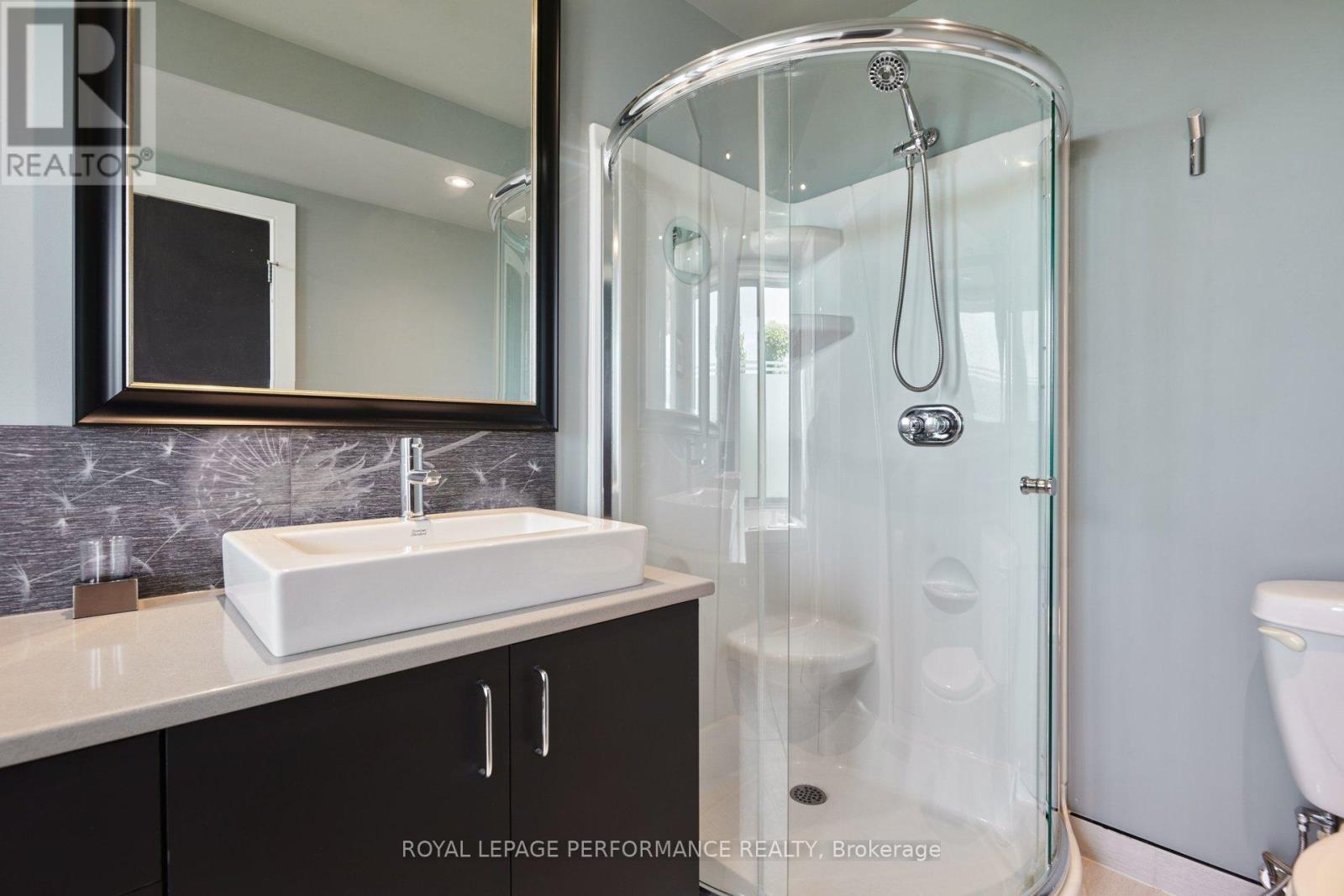805 Kingsmere Avenue, Ottawa, ON - Indoor Photo Showing Bathroom