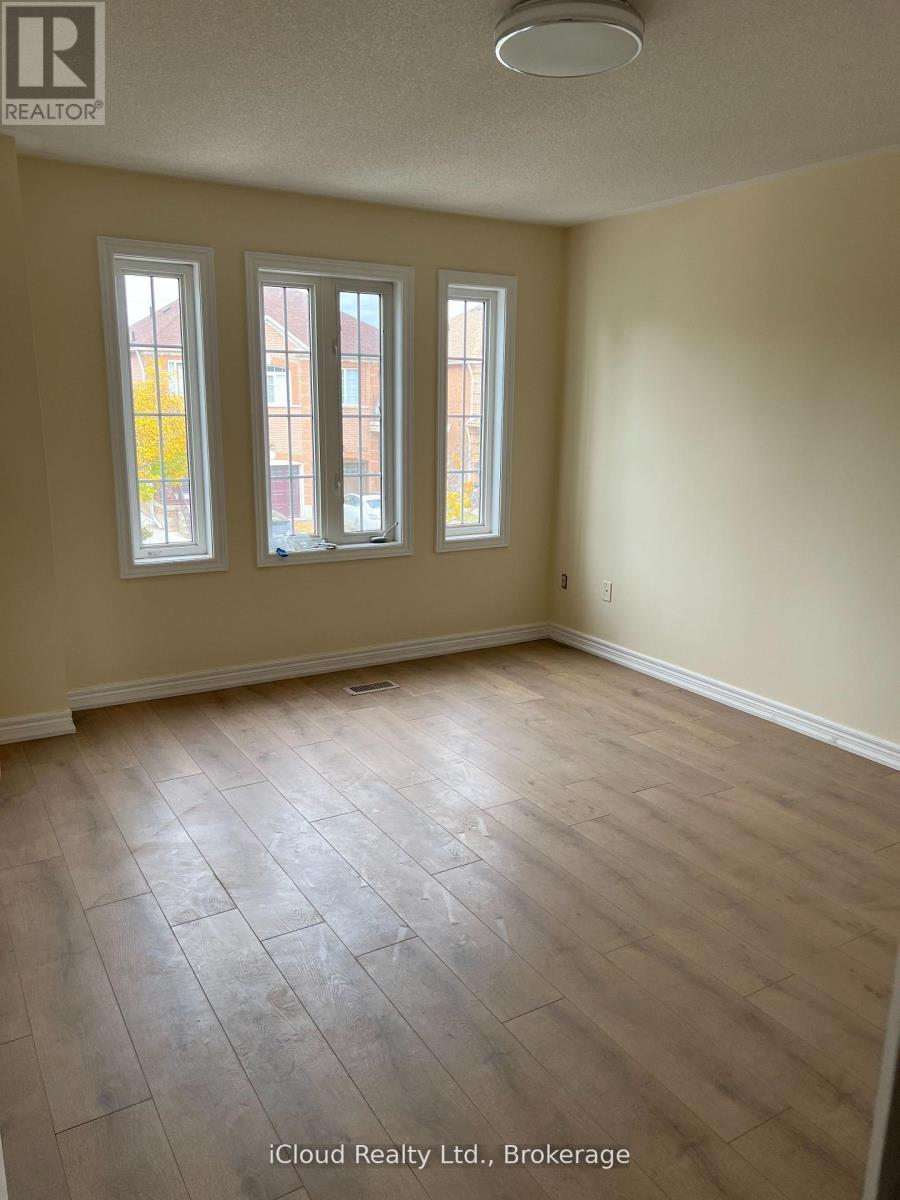 3956 Manatee Way, Mississauga, ON - Indoor Photo Showing Other Room