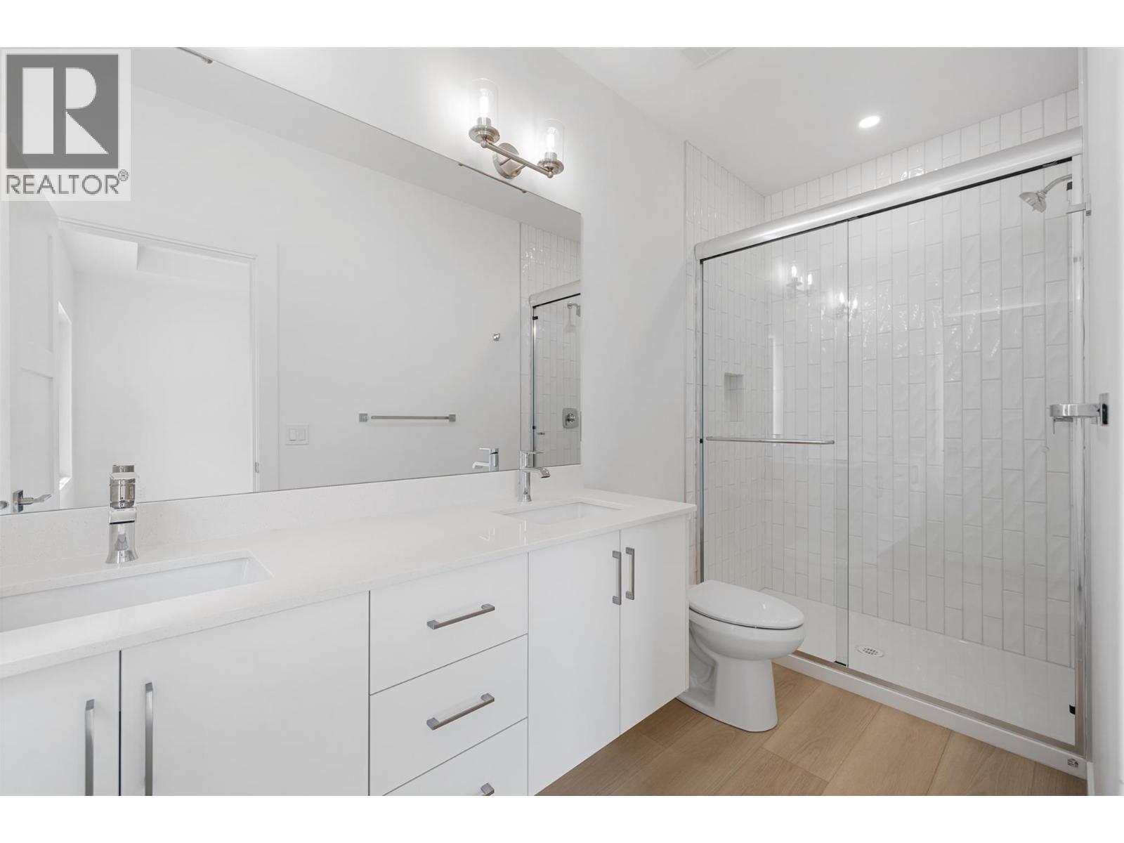 Primary Ensuite - 442 Arrowleaf Rise, Coldstream, BC - Indoor Photo Showing Bathroom