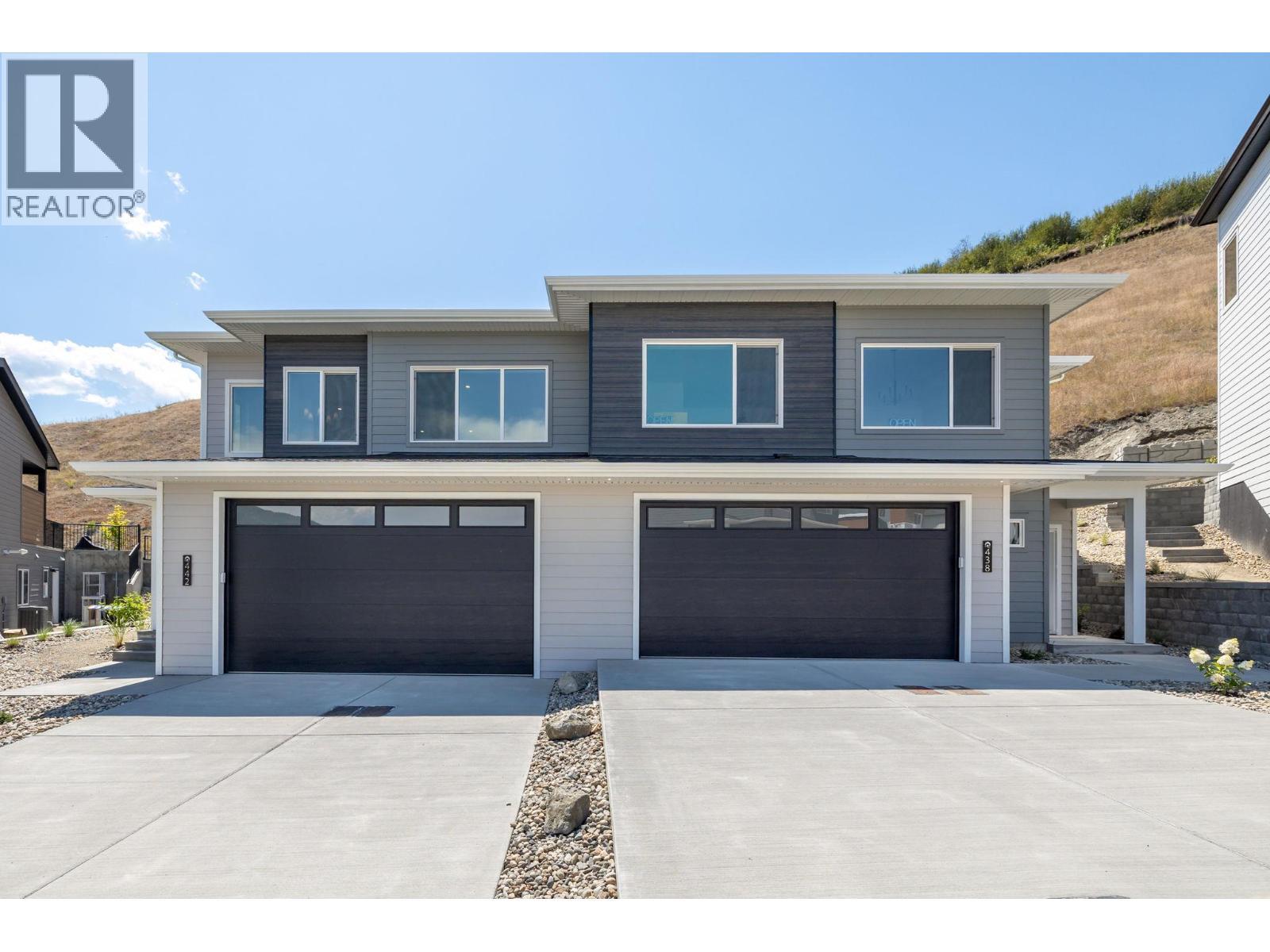 442 Arrowleaf Rise, Coldstream, BC - Outdoor With Facade