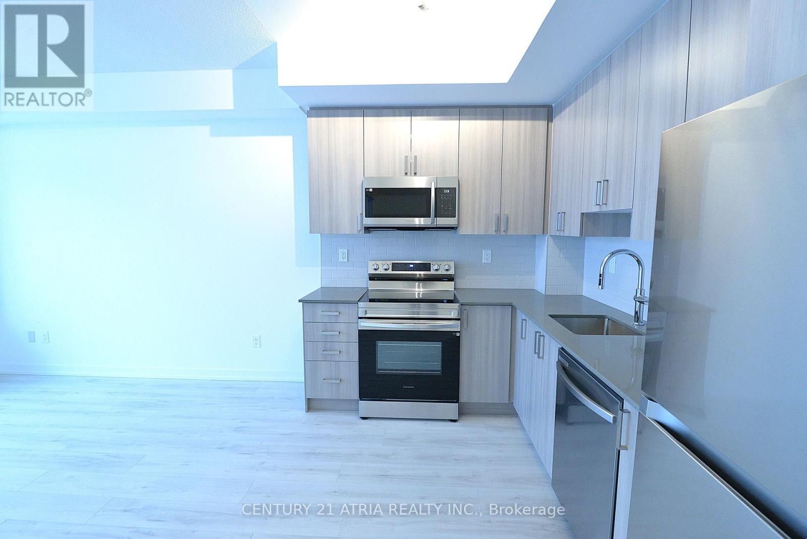 2411 - 1435 Celebration Drive, Pickering, ON - Indoor Photo Showing Kitchen