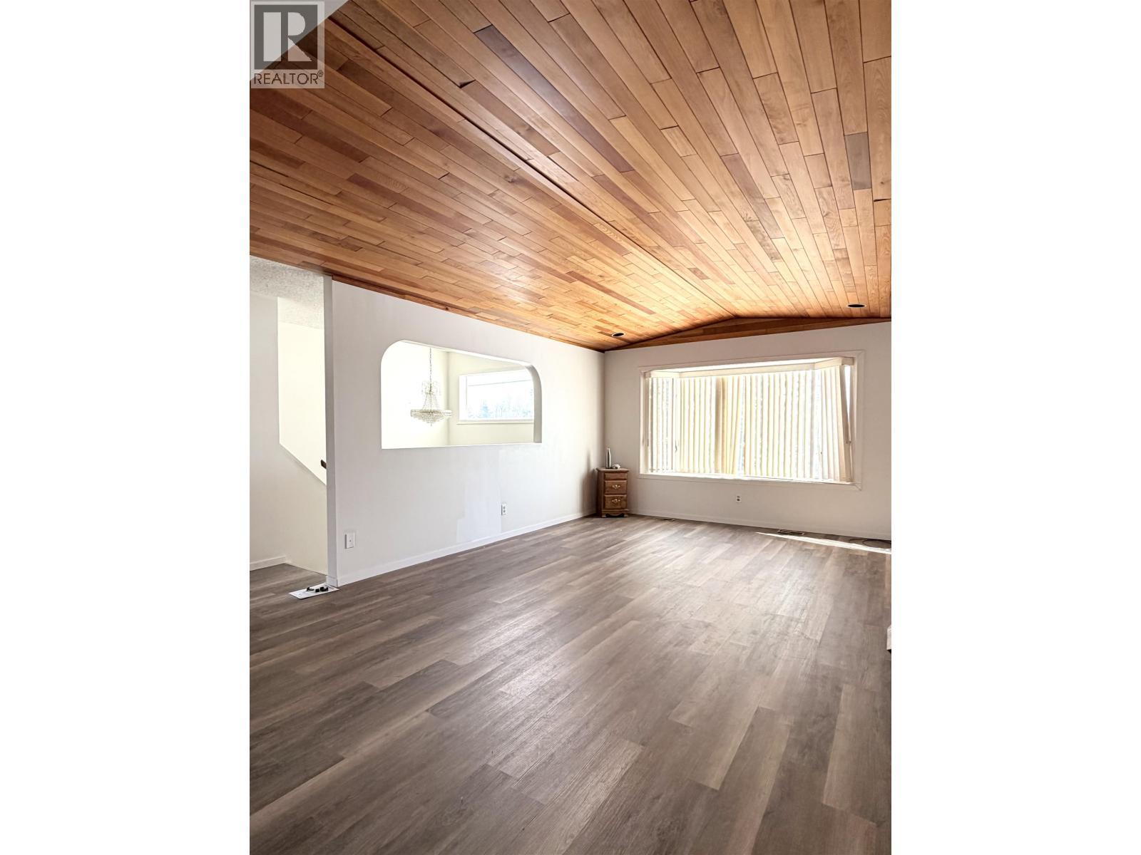 5 Munro Crescent, Mackenzie, BC - Indoor Photo Showing Other Room