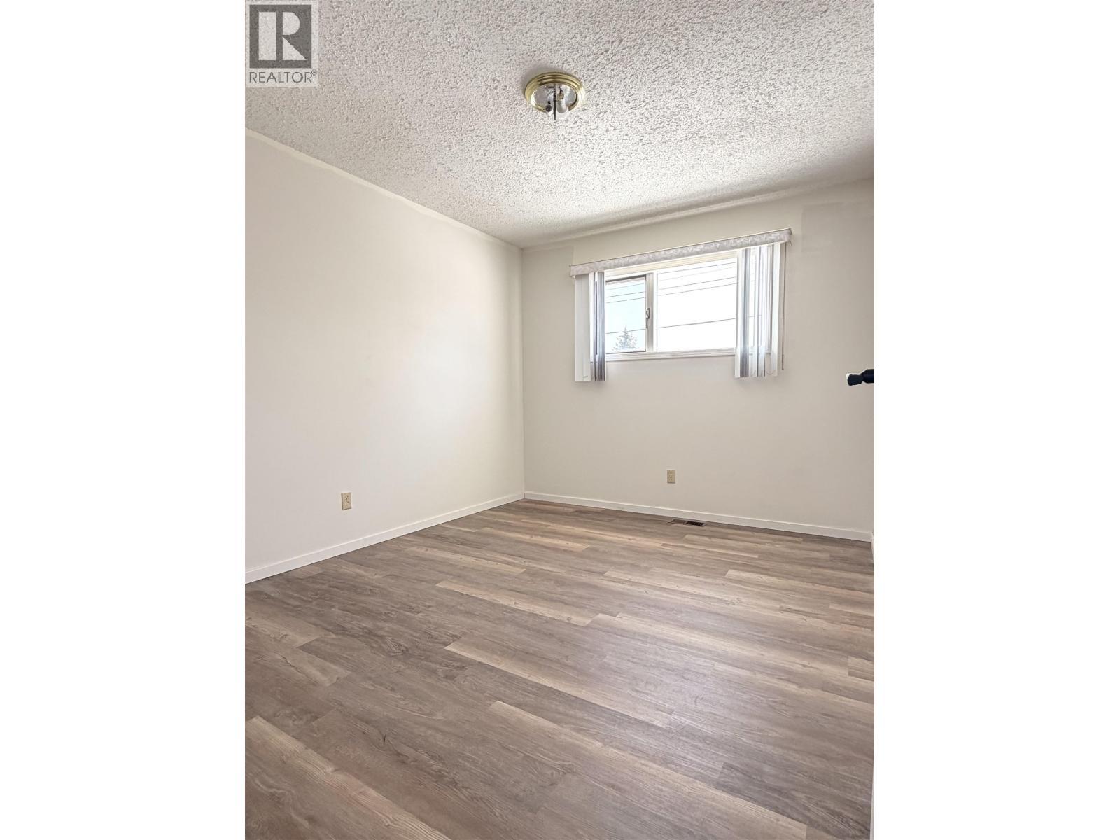 5 Munro Crescent, Mackenzie, BC - Indoor Photo Showing Other Room