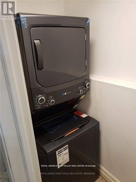 24 Sutter Avenue, Brampton, ON - Indoor Photo Showing Laundry Room