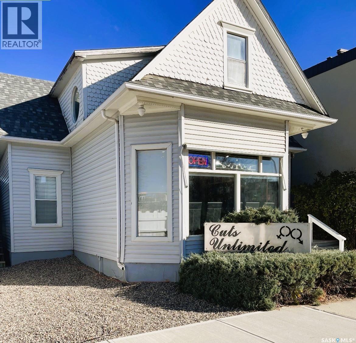 935 4Th Street, Estevan, SK - Outdoor