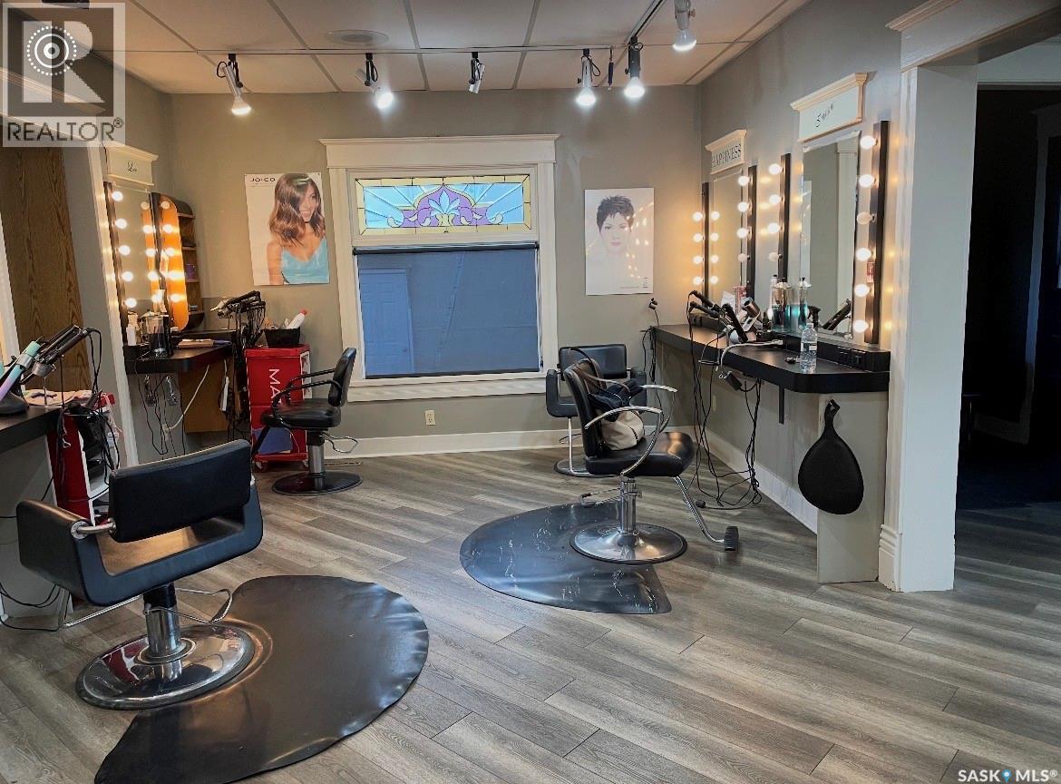 935 4Th Street, Estevan, SK - Indoor