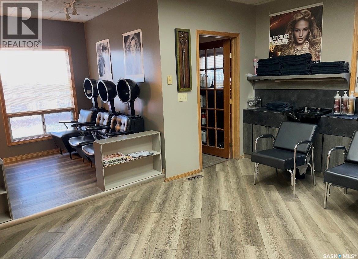 935 4Th Street, Estevan, SK - Indoor Photo Showing Other Room