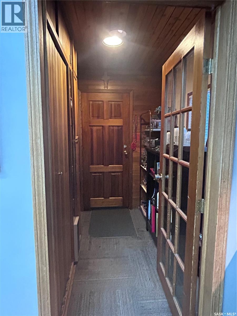 935 4Th Street, Estevan, SK - Indoor Photo Showing Other Room