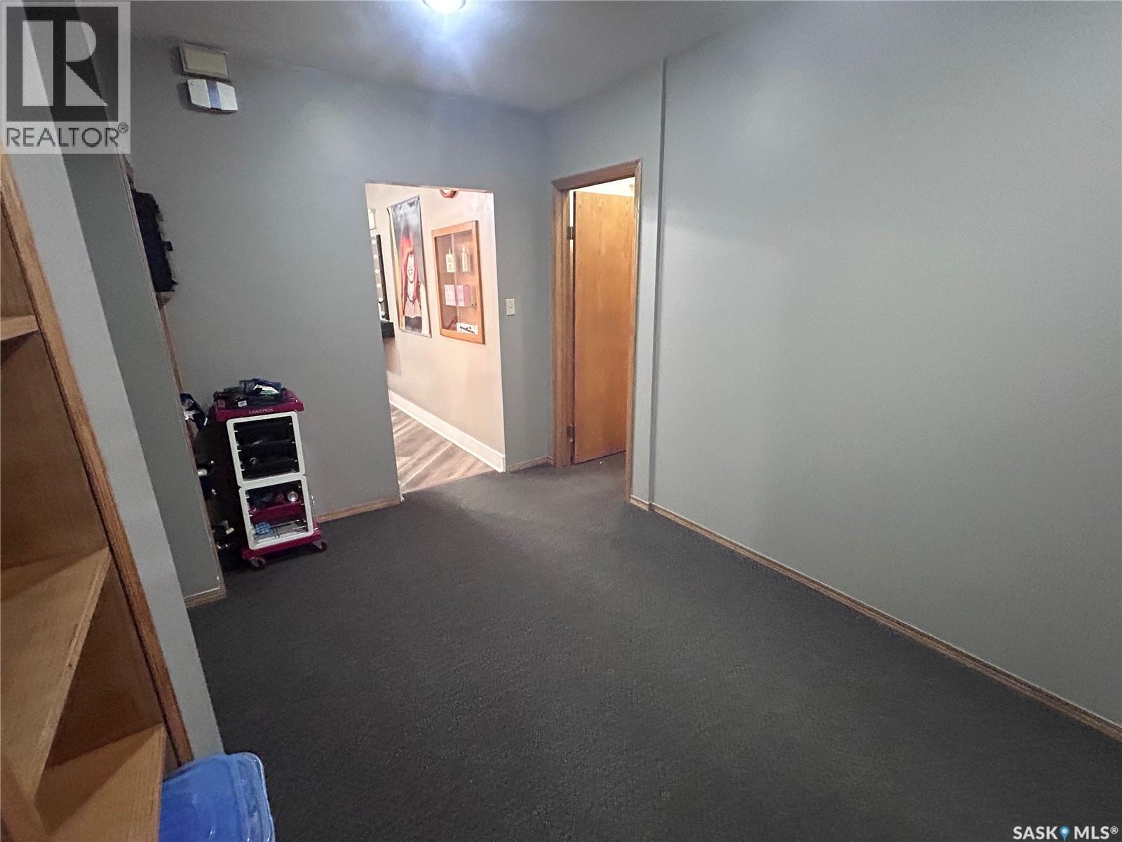935 4Th Street, Estevan, SK - Indoor Photo Showing Other Room