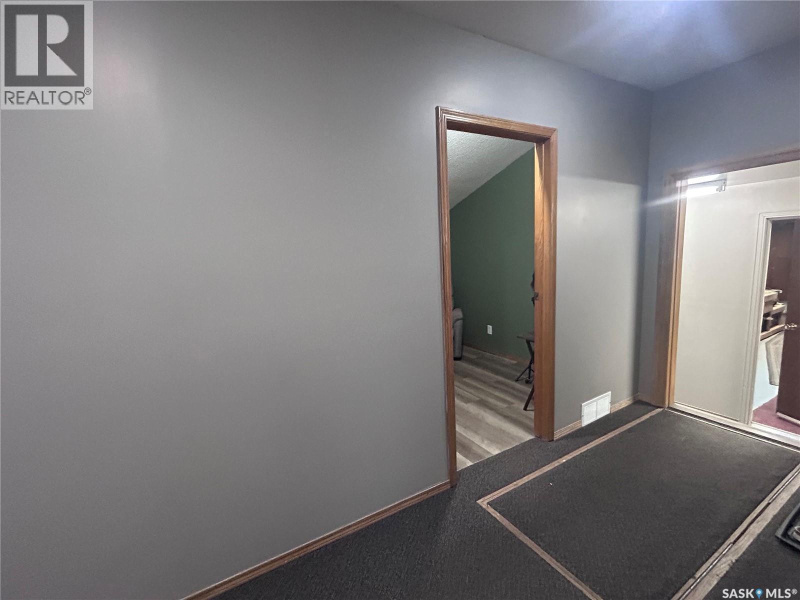 935 4Th Street, Estevan, SK - Indoor Photo Showing Other Room