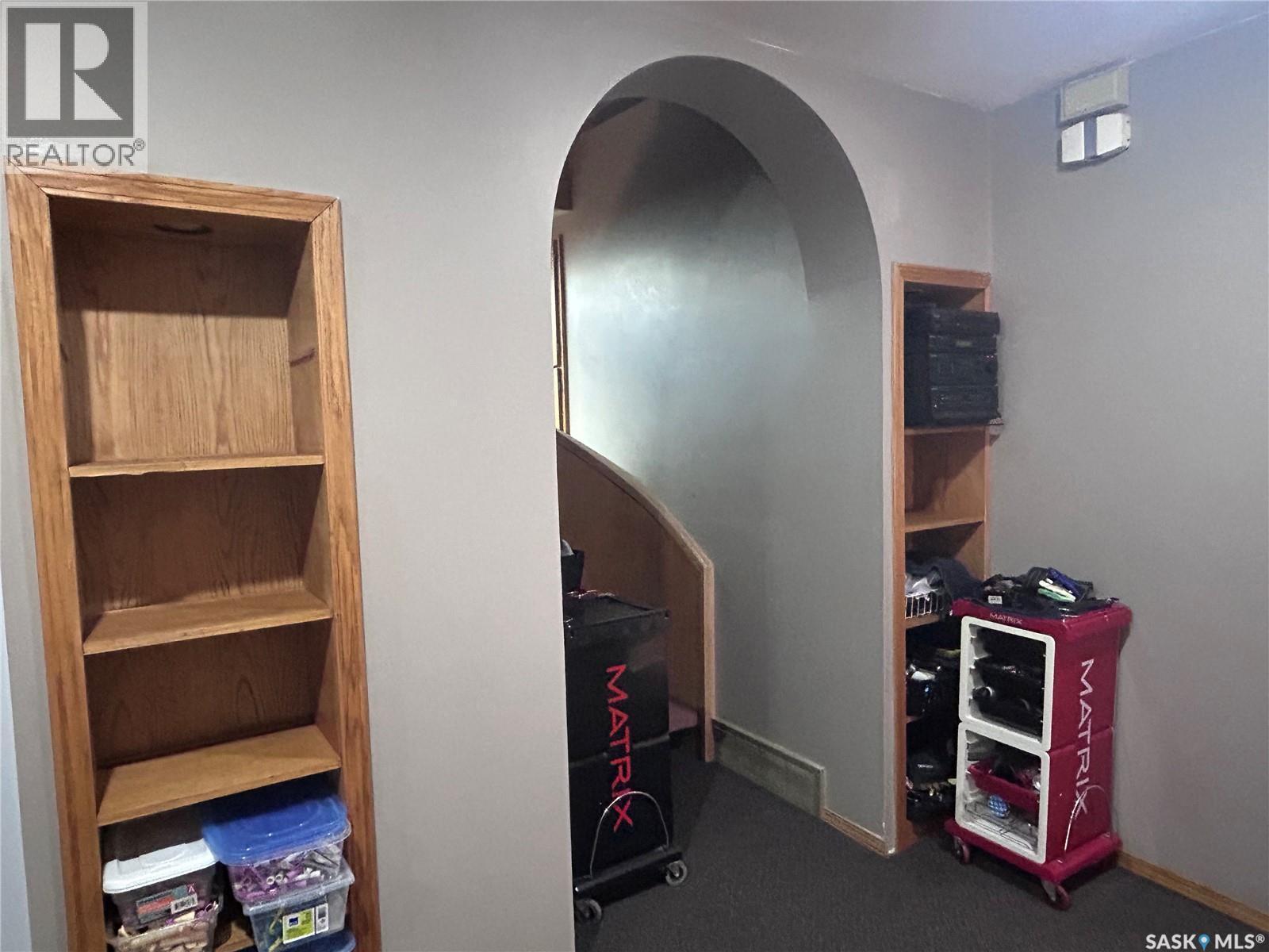 935 4Th Street, Estevan, SK - Indoor