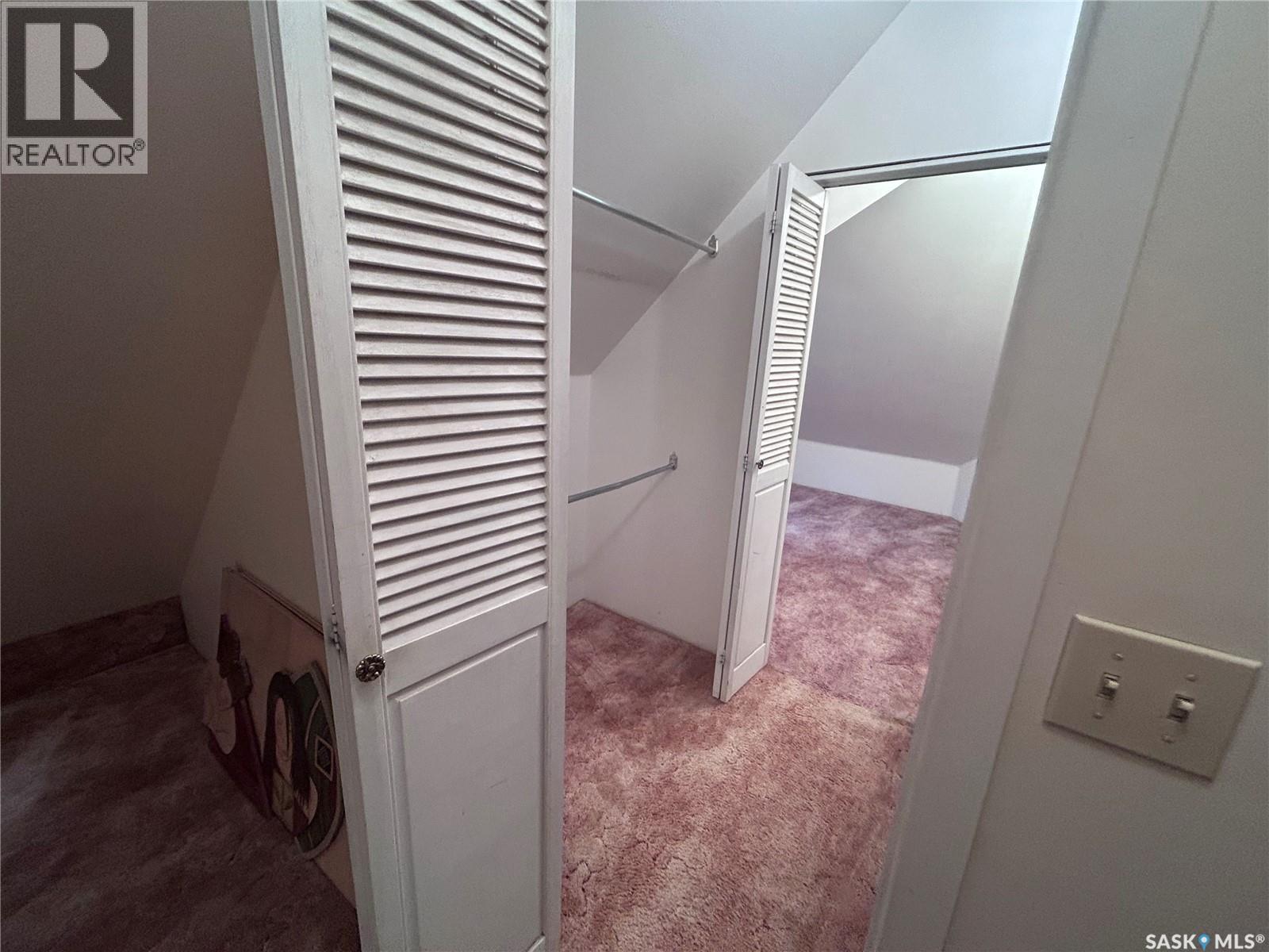 935 4Th Street, Estevan, SK - Indoor Photo Showing Other Room