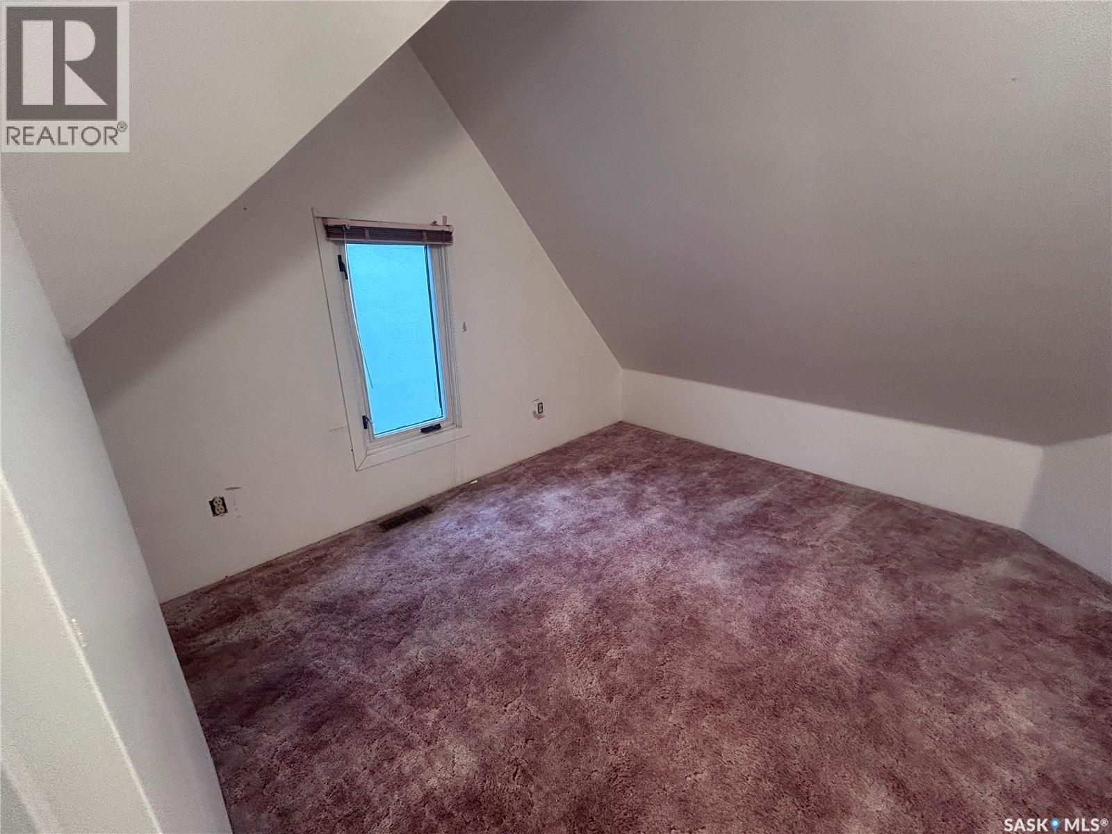 935 4Th Street, Estevan, SK - Indoor Photo Showing Other Room