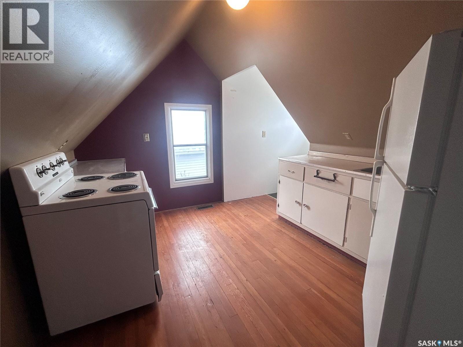935 4Th Street, Estevan, SK - Indoor Photo Showing Laundry Room