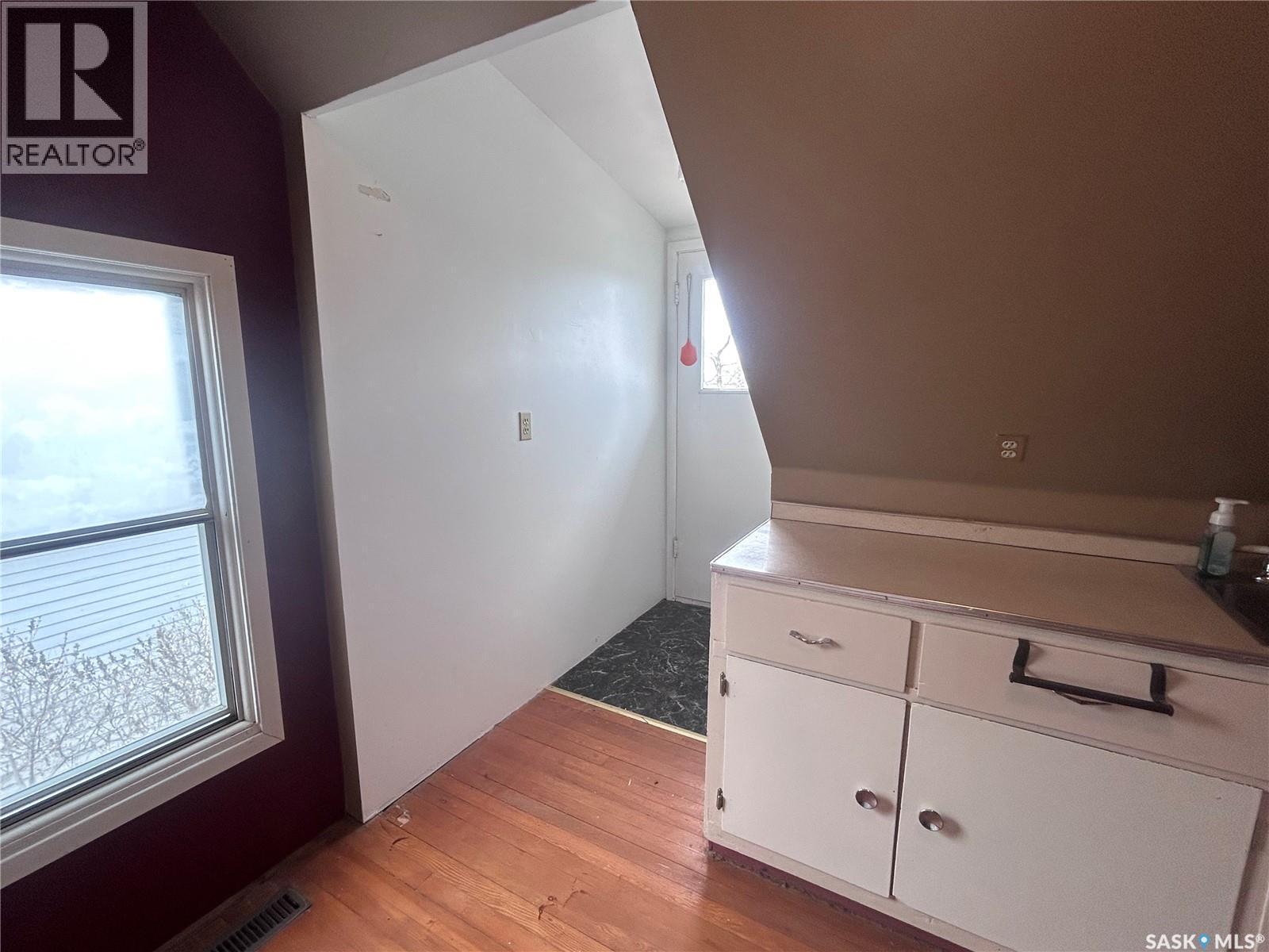 935 4Th Street, Estevan, SK - Indoor Photo Showing Other Room