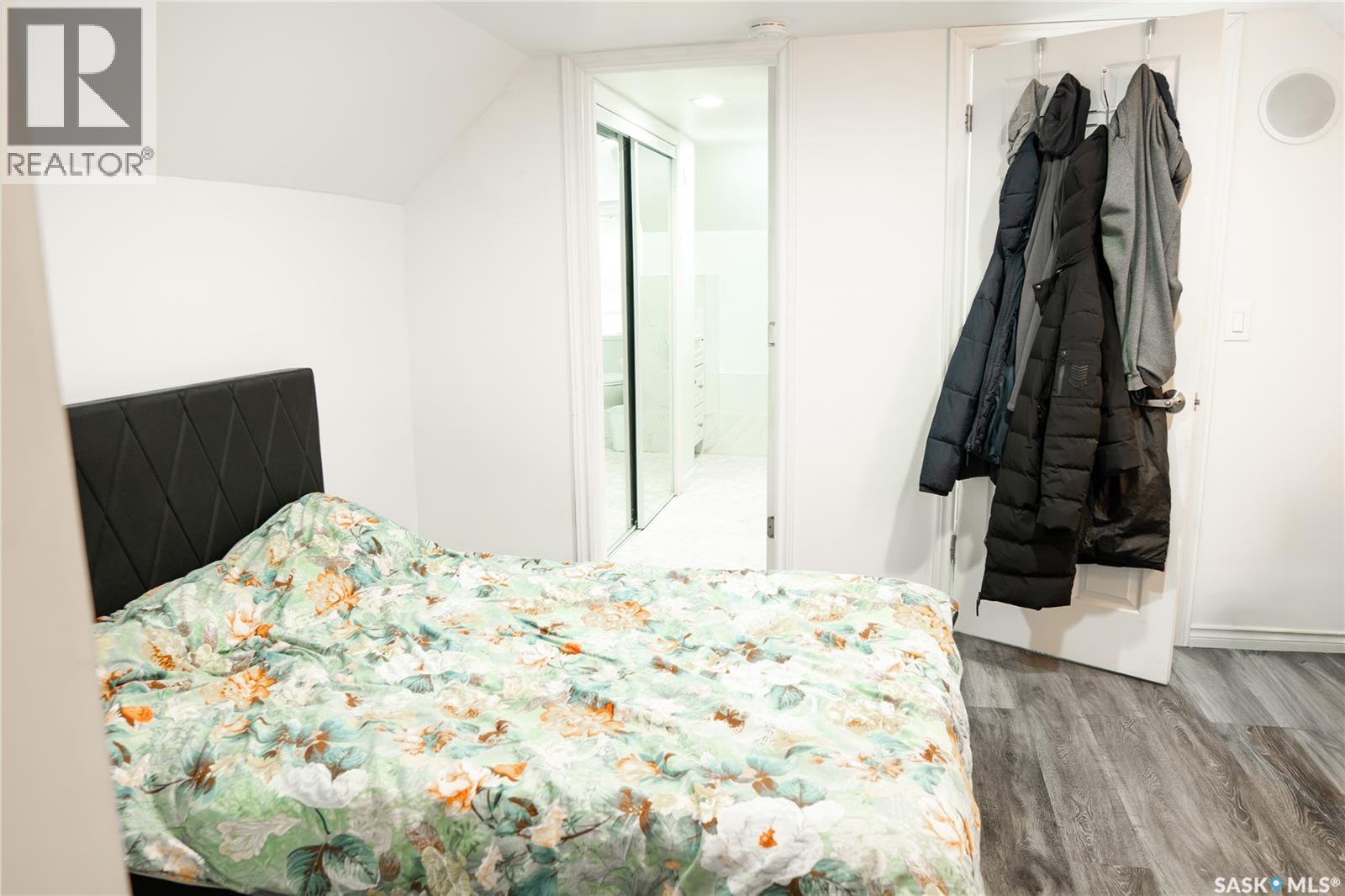 2128 Osler Street, Regina, SK - Indoor Photo Showing Bedroom