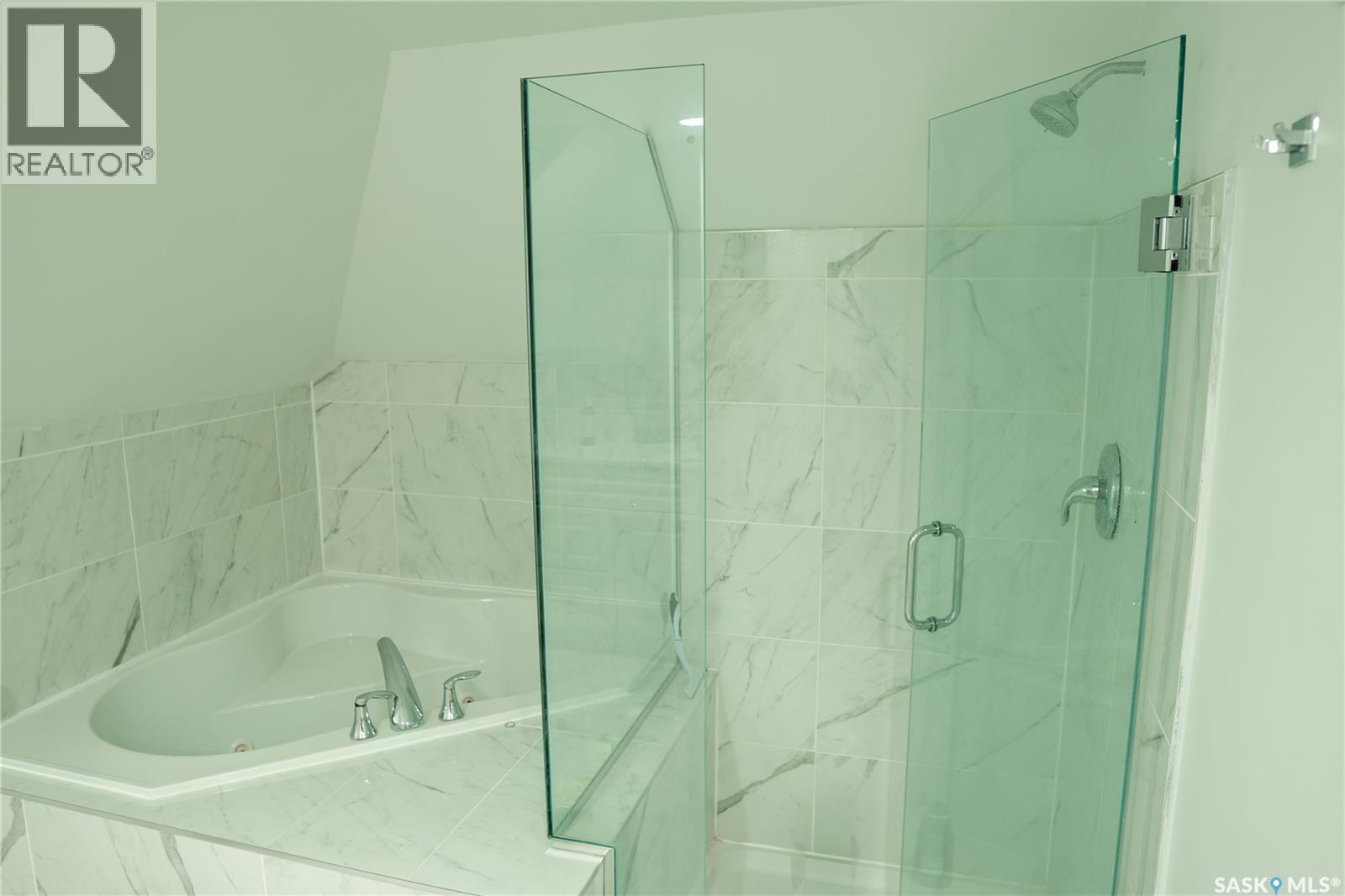 2128 Osler Street, Regina, SK - Indoor Photo Showing Bathroom