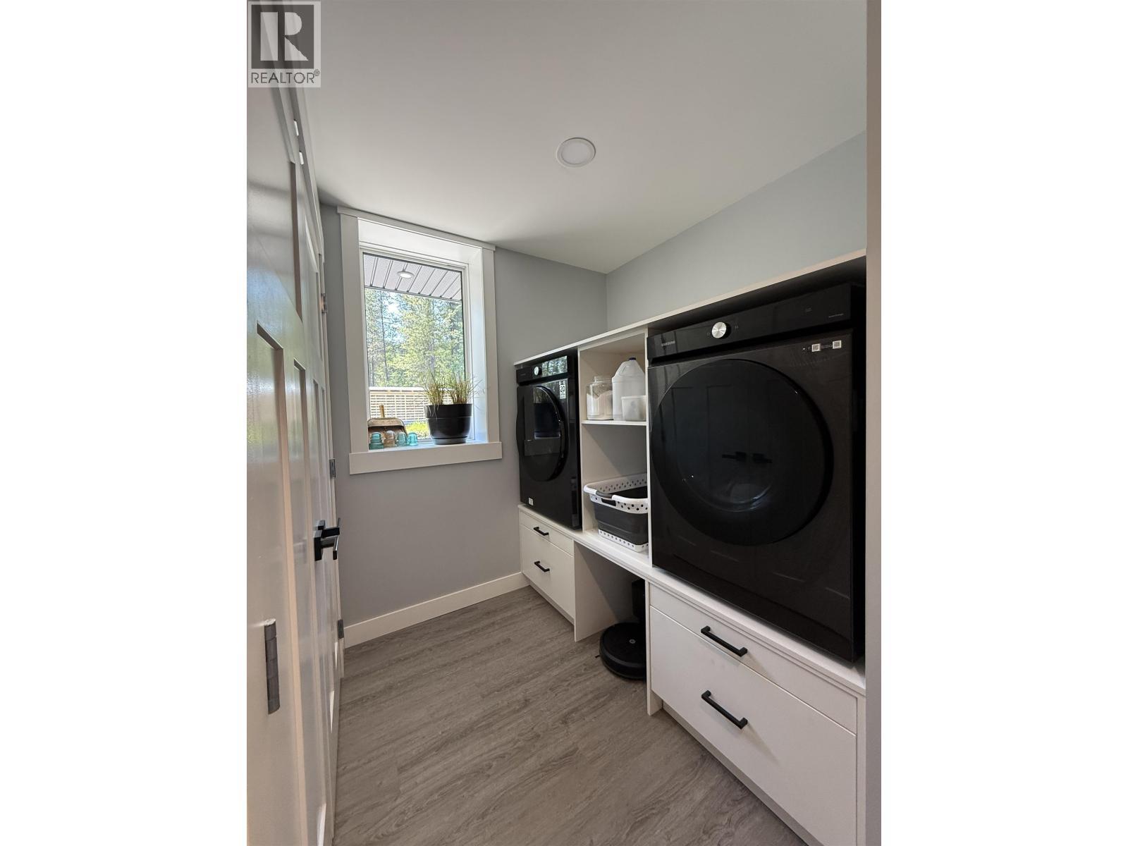 24151 River Road, Smithers, BC - Indoor Photo Showing Laundry Room