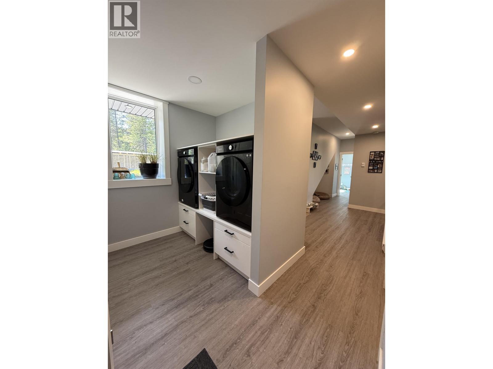 24151 River Road, Smithers, BC - Indoor