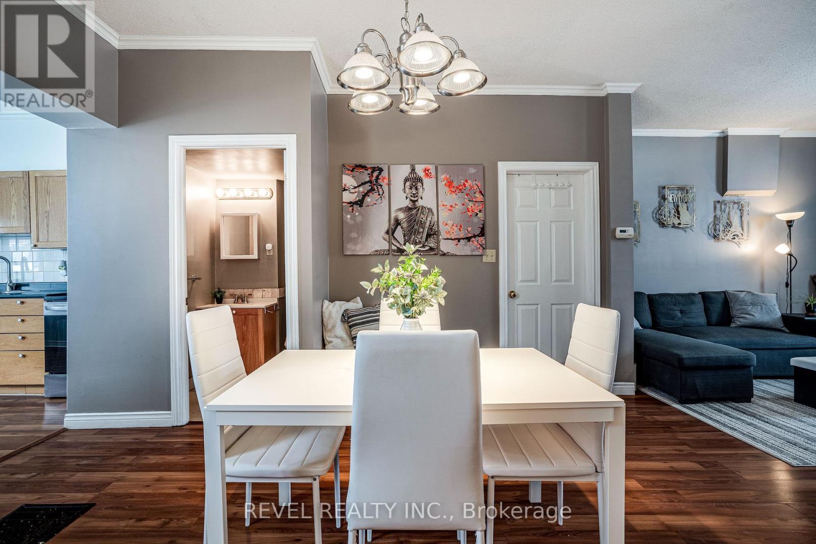 51 Tisdale Street N, Hamilton, ON - Indoor Photo Showing Dining Room
